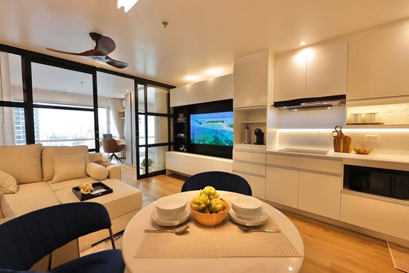 living room and kitchen of Sukhumvit Suite