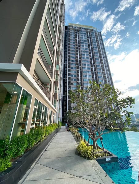 pool of Supalai Veranda Rama 9