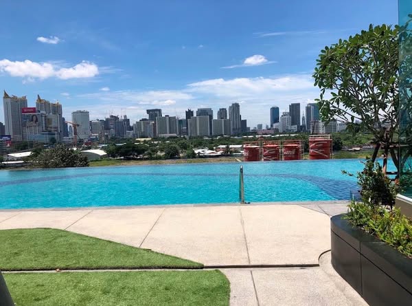 pool of Supalai Veranda Rama 9