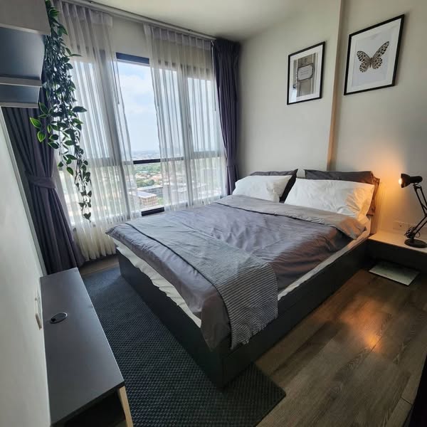 bedroom of The Base Park East