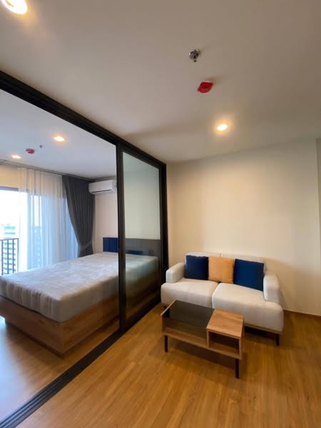bedroom and room interior of The Line Vibe เดอะ ไลน์ ไวบ์