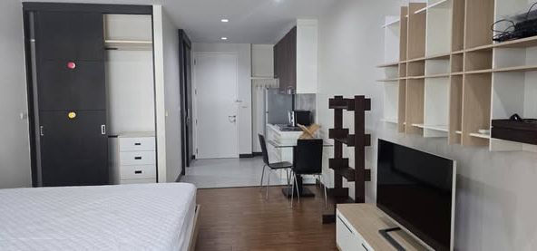 bedroom of THE MUSE SUKHUMVIT