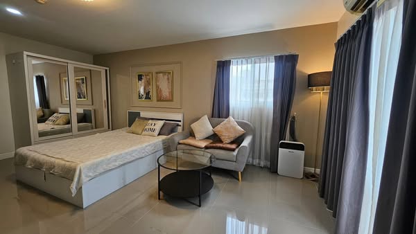 bedroom of The Peak Condominium