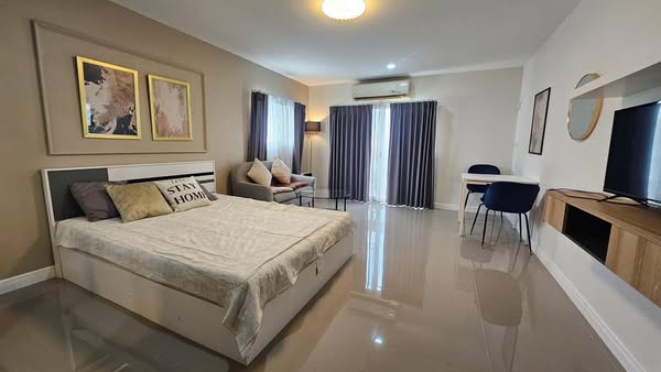 bedroom of The Peak Condominium