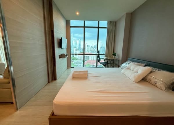 bedroom of The Room Sukhumvit 21