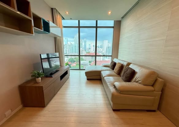 living room of The Room Sukhumvit 21