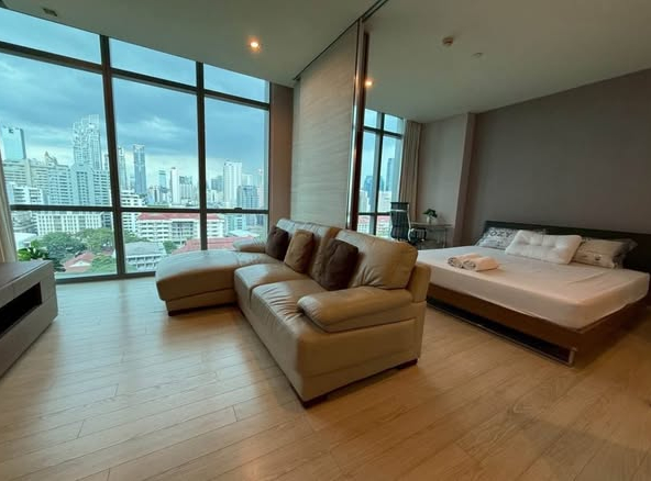 living room and bedroom of The Room Sukhumvit 21
