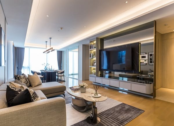 living room of Baan Sindhorn (บ้านสินธร)